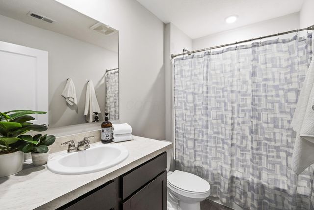 468 Faulkner Drive, Lithopolis, OH 43136