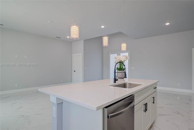 3121 71th St W, Lehigh Acres, FL 33971