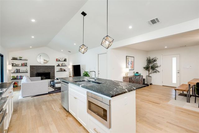 2111 Teakwood DR, Austin, TX 78757