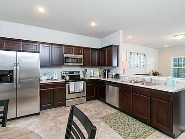 2601 E Gila Way, Fayetteville, AR 72701