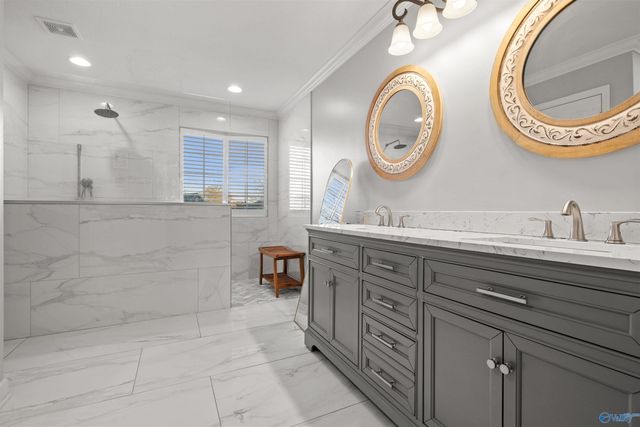 10 Fox Chase Drive, Hokes Bluff, AL 35903