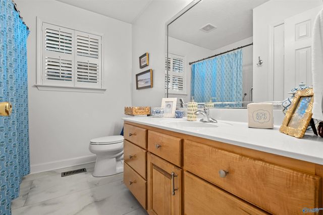 10 Fox Chase Drive, Hokes Bluff, AL 35903