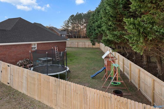 10 Fox Chase Drive, Hokes Bluff, AL 35903