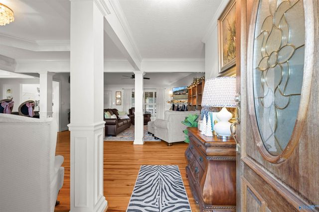 10 Fox Chase Drive, Hokes Bluff, AL 35903