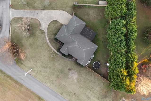 10 Fox Chase Drive, Hokes Bluff, AL 35903