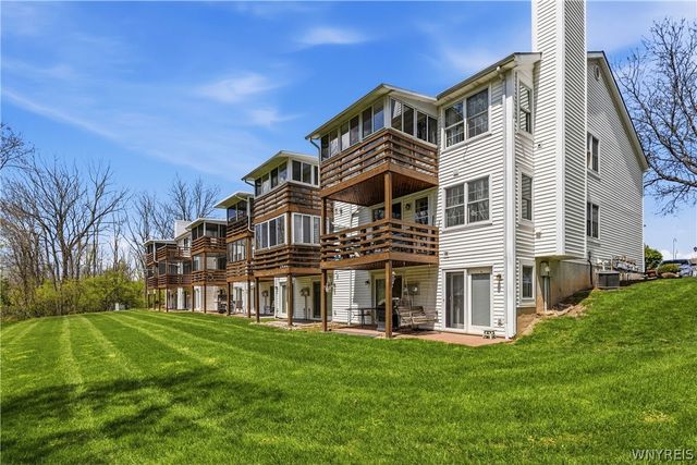 152 Olde Stone Lane, Lancaster, NY 14086