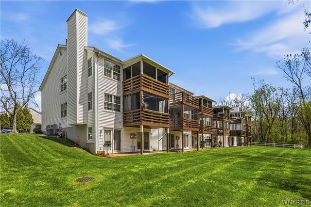 152 Olde Stone Lane, Lancaster, NY 14086