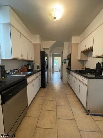 356 3Rd St, Clifton City, NJ 07011