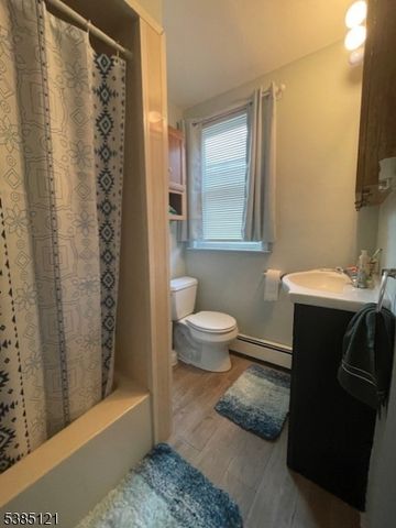 356 3Rd St, Clifton City, NJ 07011