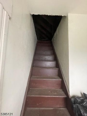 356 3Rd St, Clifton City, NJ 07011