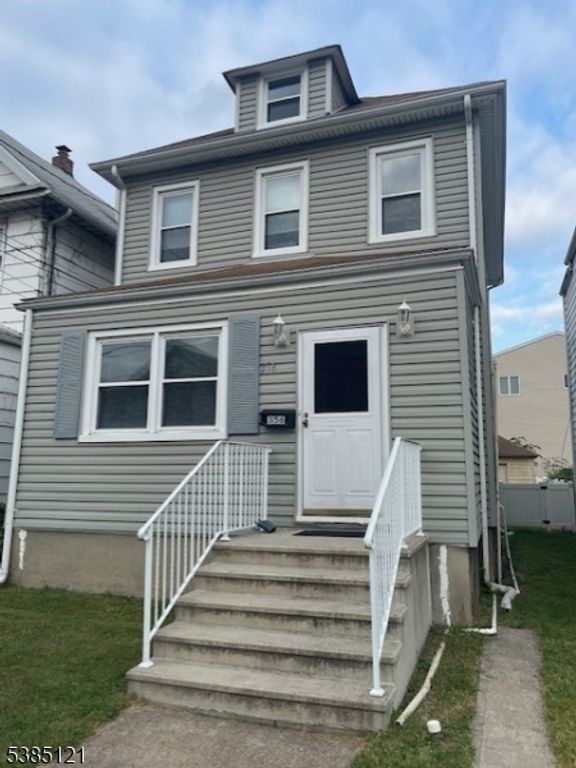 356 3Rd St, Clifton City, NJ 07011