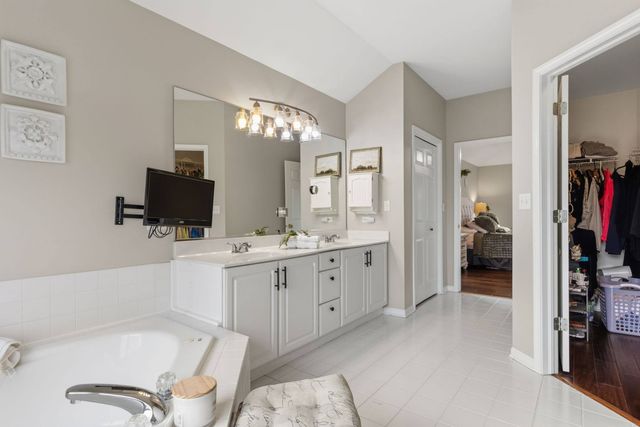 202 Mill Street, Batavia, IL 60510