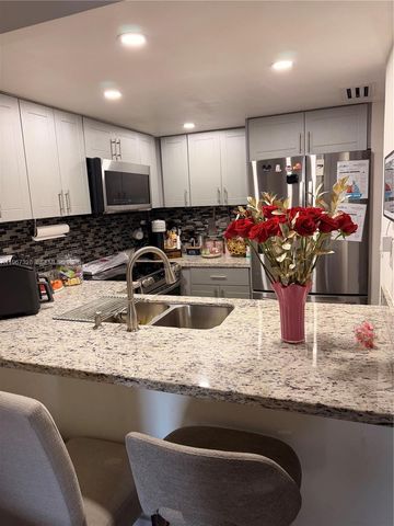 1711 W 58th St B-30, Hialeah, FL 33012