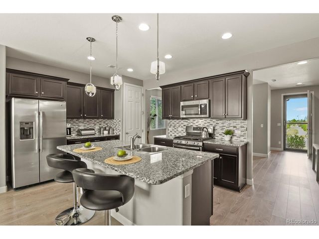 25524 E Byers Dr, Aurora, CO 80018