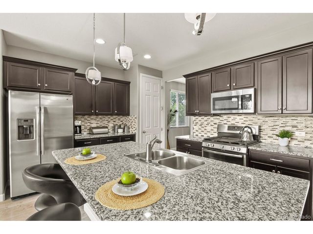 25524 E Byers Dr, Aurora, CO 80018