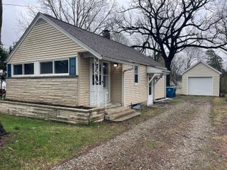 3817 S Rose Street, Kalamazoo, MI 49001