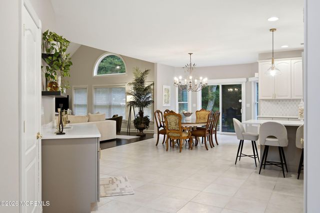 338 Valley View Circle, Freehold, NJ 07728