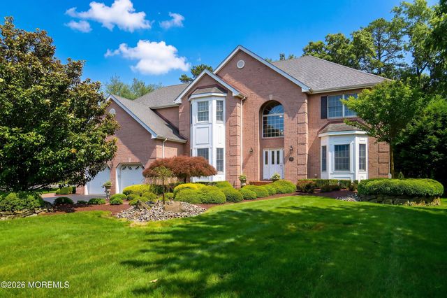 338 Valley View Circle, Freehold, NJ 07728