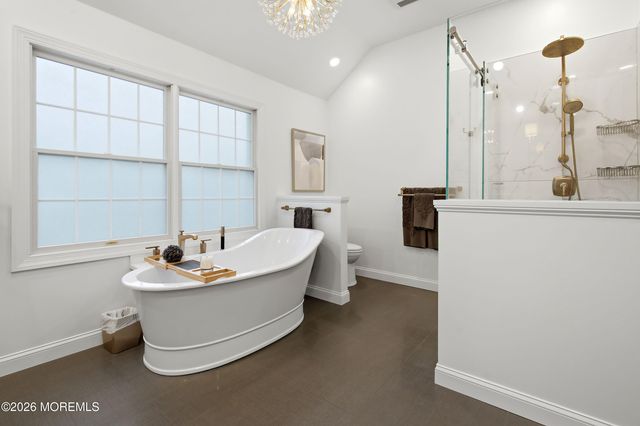 338 Valley View Circle, Freehold, NJ 07728