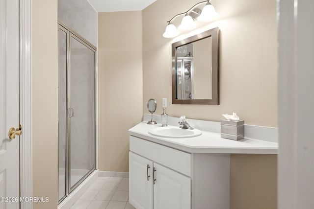 338 Valley View Circle, Freehold, NJ 07728
