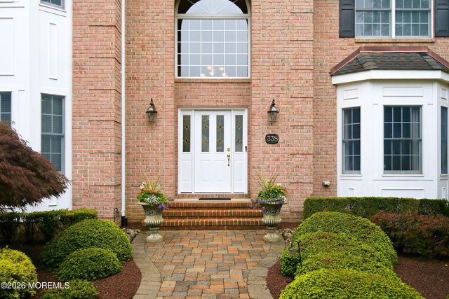 338 Valley View Circle, Freehold, NJ 07728