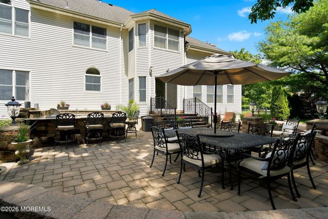 338 Valley View Circle, Freehold, NJ 07728
