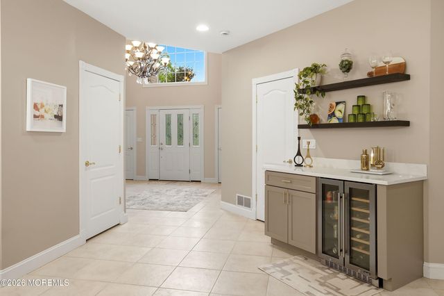 338 Valley View Circle, Freehold, NJ 07728