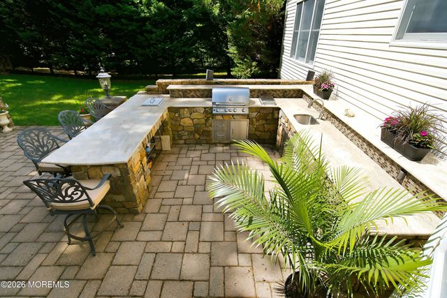 338 Valley View Circle, Freehold, NJ 07728