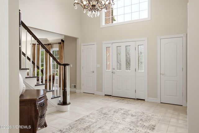 338 Valley View Circle, Freehold, NJ 07728