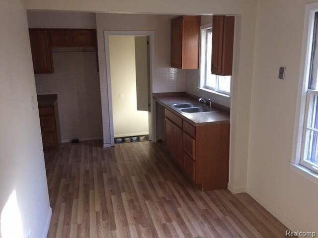 9554 HAZELTON, Redford Charter Township, MI 48239
