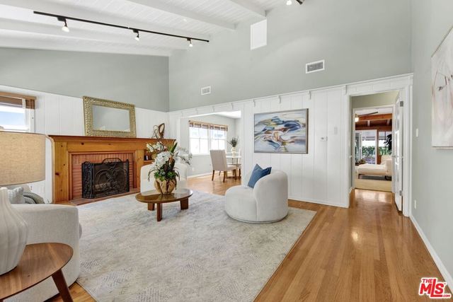 4519 Camellia Avenue, Studio City, CA 91602