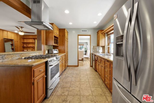 4519 Camellia Avenue, Studio City, CA 91602