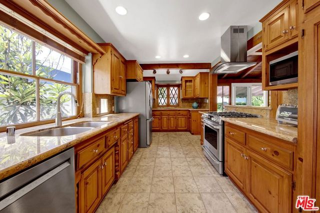 4519 Camellia Avenue, Studio City, CA 91602
