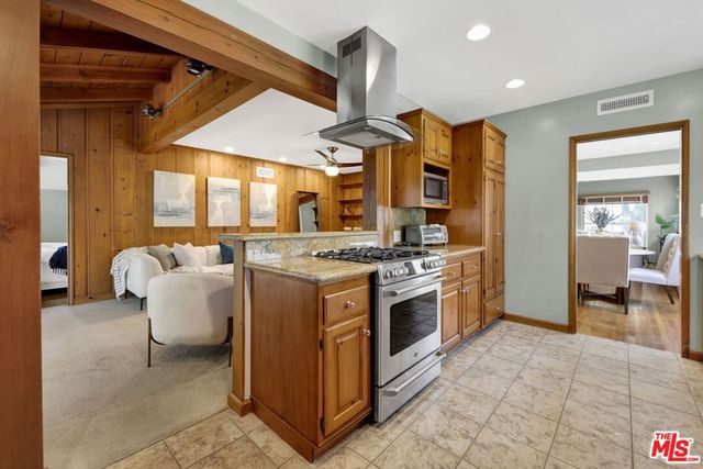 4519 Camellia Avenue, Studio City, CA 91602