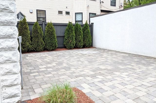 293 Broadway 293, Cambridge, MA 02139