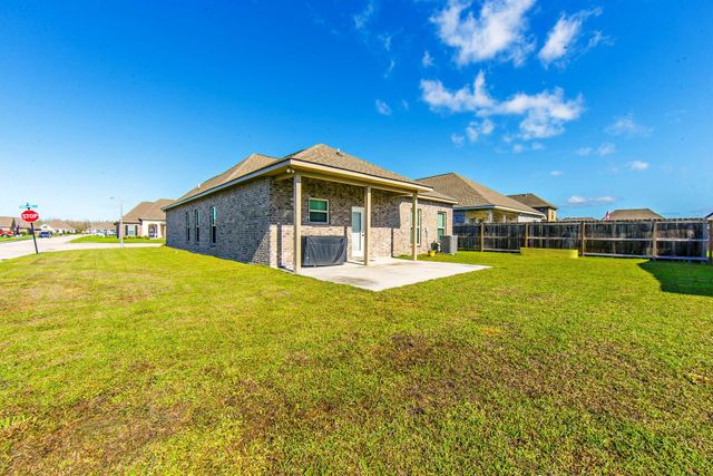 200 Kings Wood Avenue, Thibodaux, LA 70301