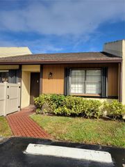 617 Banks Rd 617, Margate, FL 33063