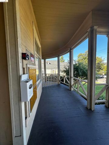 1746 10Th Ave, Oakland, CA 94606