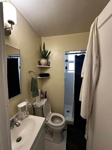 1746 10Th Ave, Oakland, CA 94606