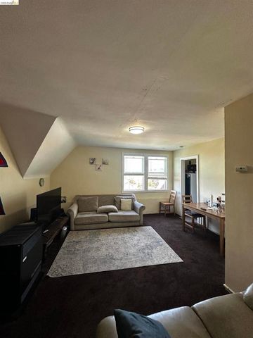 1746 10Th Ave, Oakland, CA 94606
