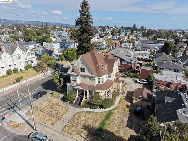 1746 10Th Ave, Oakland, CA 94606