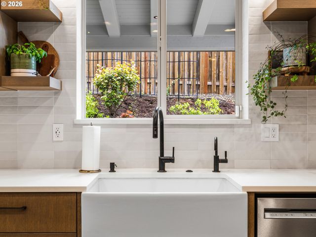 5420 Nw 15TH Cir, Camas, WA 98607