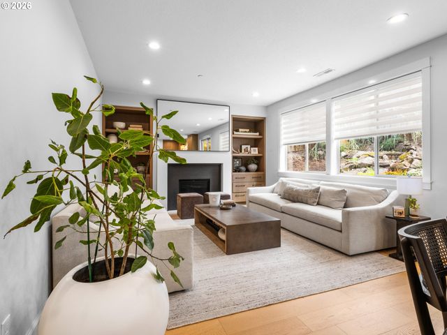 5420 Nw 15TH Cir, Camas, WA 98607