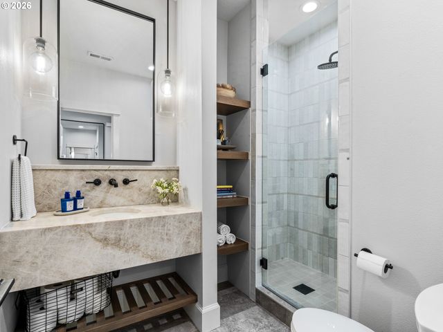 5420 Nw 15TH Cir, Camas, WA 98607