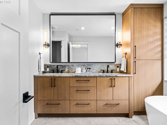 5420 Nw 15TH Cir, Camas, WA 98607