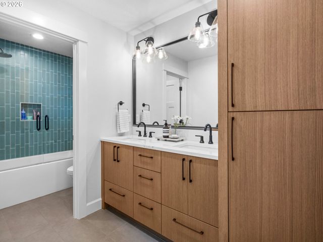 5420 Nw 15TH Cir, Camas, WA 98607