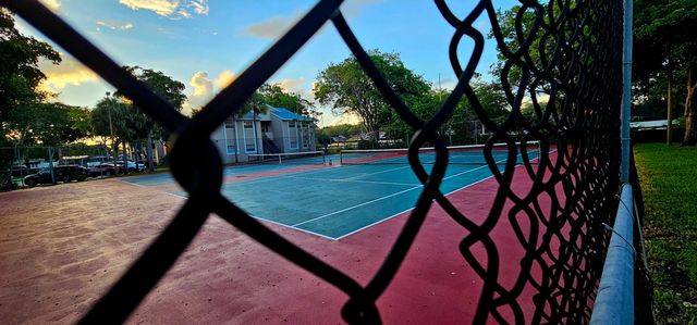 1881 NW 96th Terrace 7f, Pembroke Pines, FL 33024