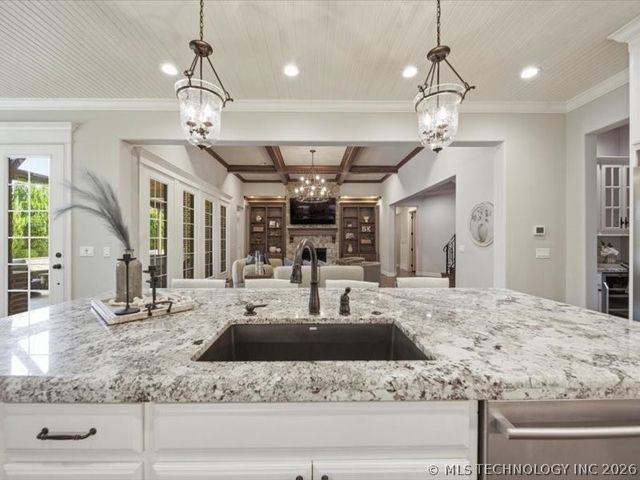 1119 W 108th Place S, Jenks, OK 74037
