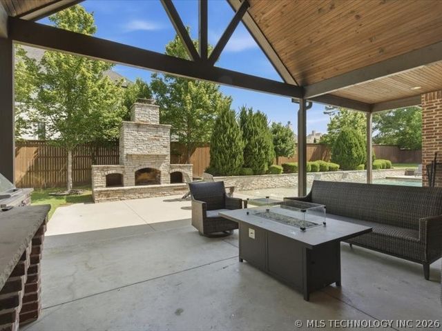1119 W 108th Place S, Jenks, OK 74037
