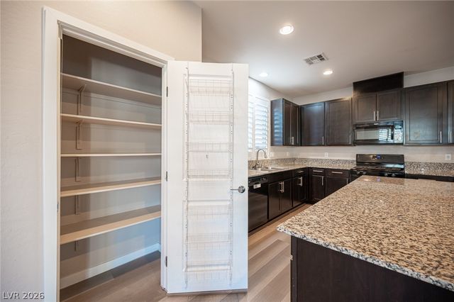 9742 Zircon Cliff Avenue, Las Vegas, NV 89148